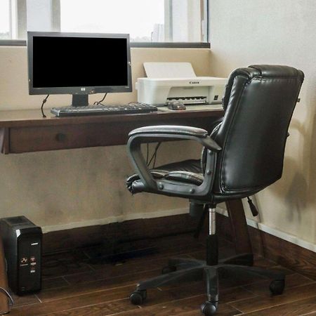 Quality Inn & Suites North Монтгомъри Екстериор снимка