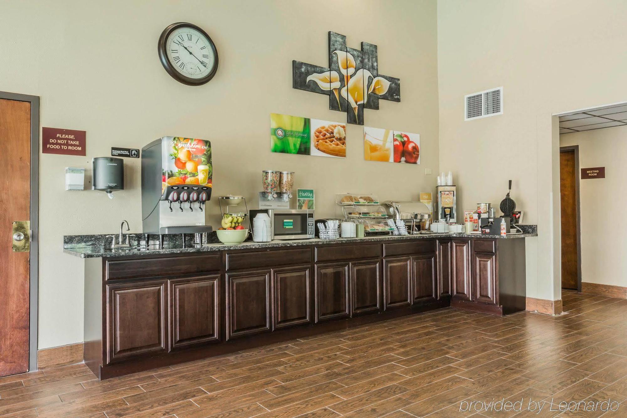 Quality Inn & Suites North Монтгомъри Екстериор снимка
