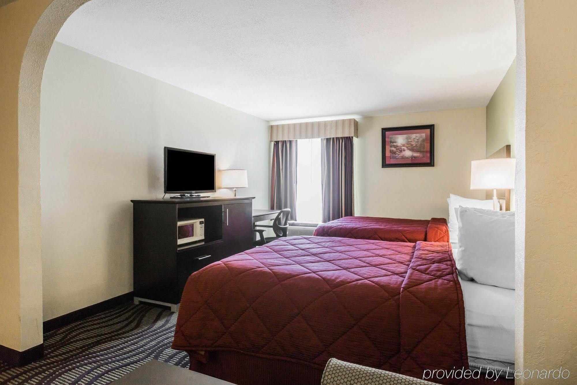 Quality Inn & Suites North Монтгомъри Екстериор снимка