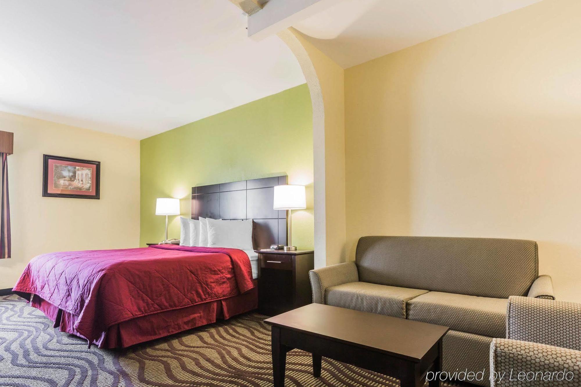 Quality Inn & Suites North Монтгомъри Екстериор снимка