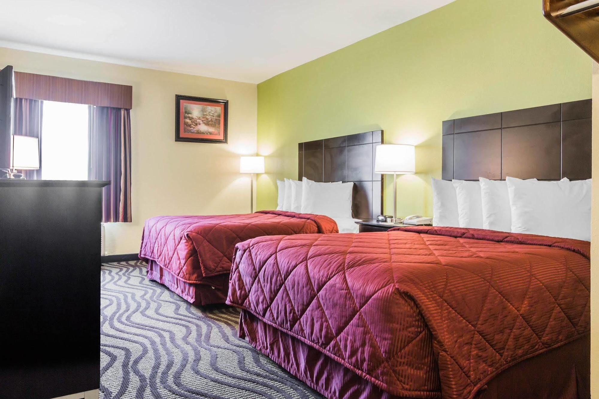 Quality Inn & Suites North Монтгомъри Екстериор снимка